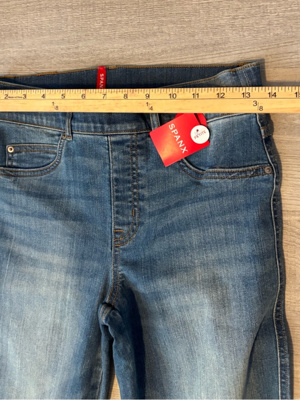 Spanx Jeans Size S NWT Straight Leg Pull On Medium Wash Slimming EveryWear - Picture 3 of 5